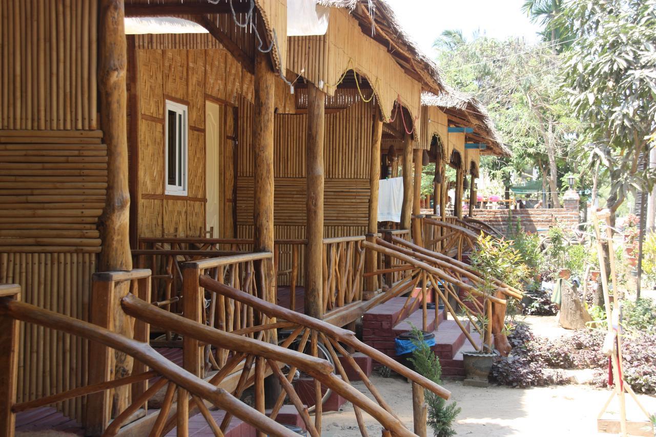 Soe Ko Ko Beach House & Restaurant Ngwesaung Exterior foto